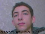 vecinu meu scumpic m-a rugat sa ii pun si lui poza...el e liviu din il 22 ani,super de aflatzi voi..
