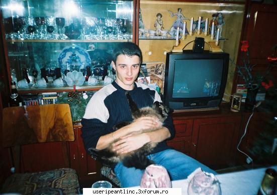 sa spargem gheatza.. - salut.m-am gandit sa-mi pun si eu poza desi nu e - Cine Sunt Eu ?